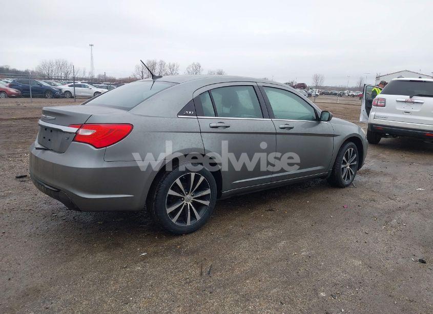 Photo 4 of 2013 Chrysler 200 TOURING (VIN 1C3CCBBB3DN542754)