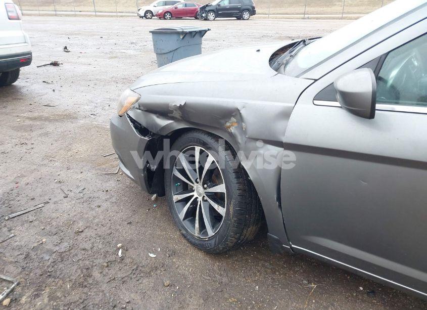 Photo 6 of 2013 Chrysler 200 TOURING (VIN 1C3CCBBB3DN542754)