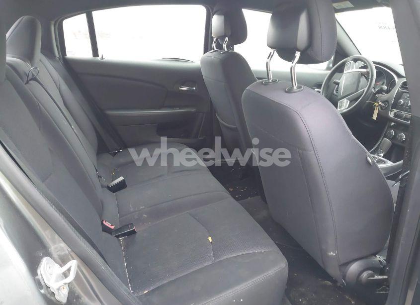 Photo 8 of 2013 Chrysler 200 TOURING (VIN 1C3CCBBB3DN542754)