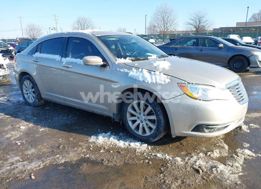 2013 Chrysler 200 TOURING (VIN 1C3CCBBB3DN583918) main photo