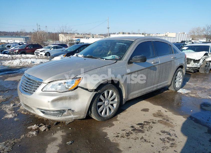 Photo 2 of 2013 Chrysler 200 TOURING (VIN 1C3CCBBB3DN583918)