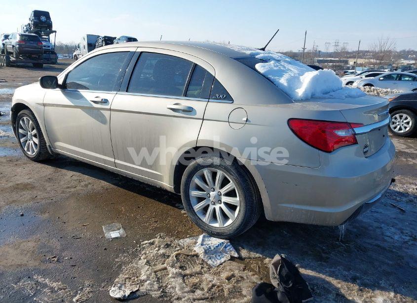 Photo 3 of 2013 Chrysler 200 TOURING (VIN 1C3CCBBB3DN583918)