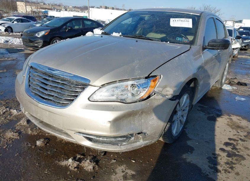 Photo 6 of 2013 Chrysler 200 TOURING (VIN 1C3CCBBB3DN583918)