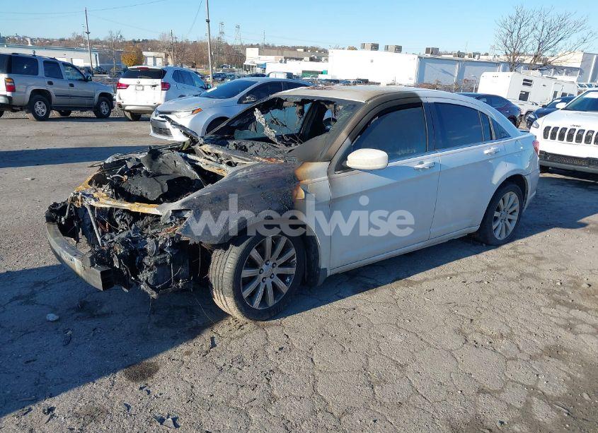 Photo 2 of 2013 Chrysler 200 TOURING (VIN 1C3CCBBB3DN593624)