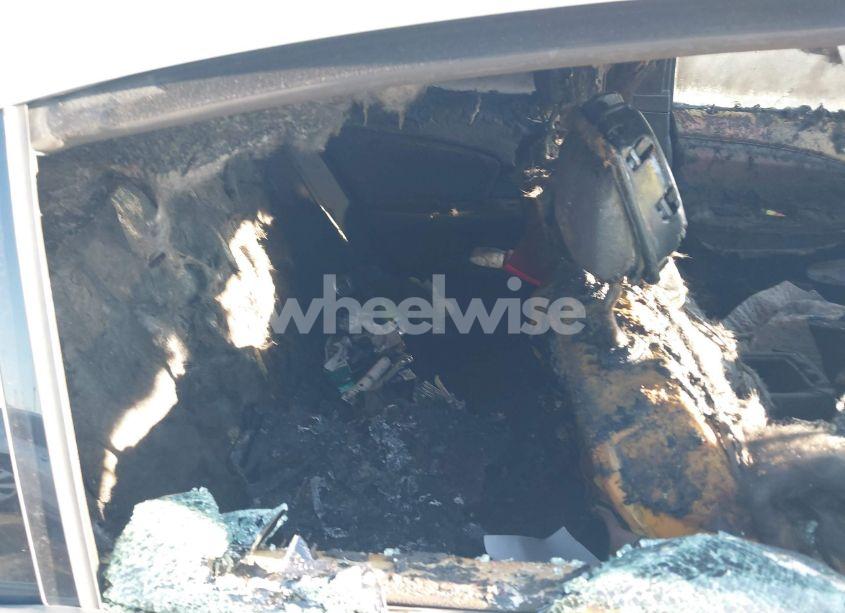 Photo 8 of 2013 Chrysler 200 TOURING (VIN 1C3CCBBB3DN593624)