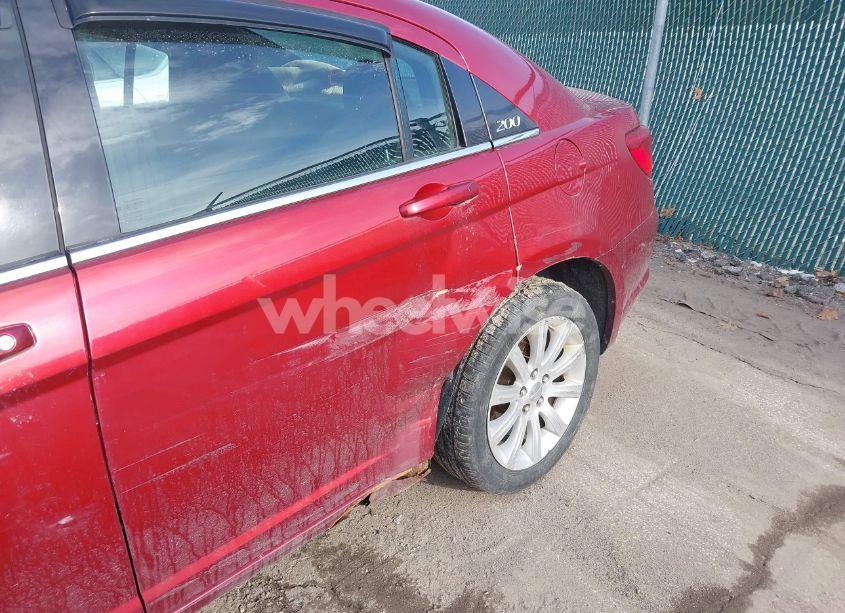 Photo 6 of 2013 Chrysler 200 TOURING (VIN 1C3CCBBB3DN596071)