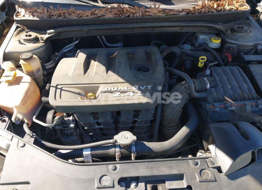 Photo 10 of 2013 Chrysler 200 TOURING (VIN 1C3CCBBB3DN639551)