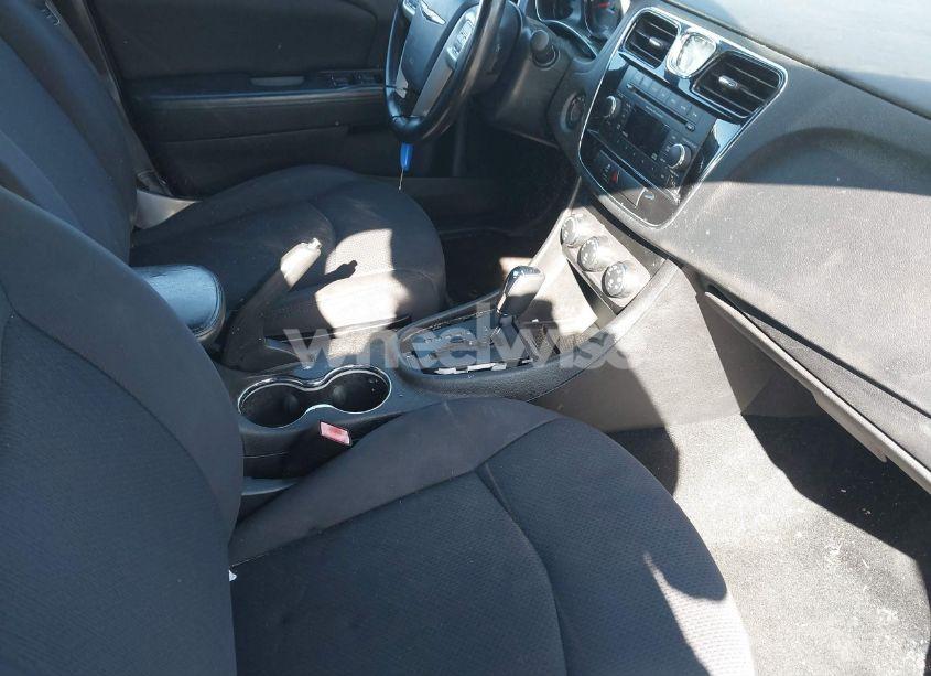 Photo 5 of 2013 Chrysler 200 TOURING (VIN 1C3CCBBB3DN639551)