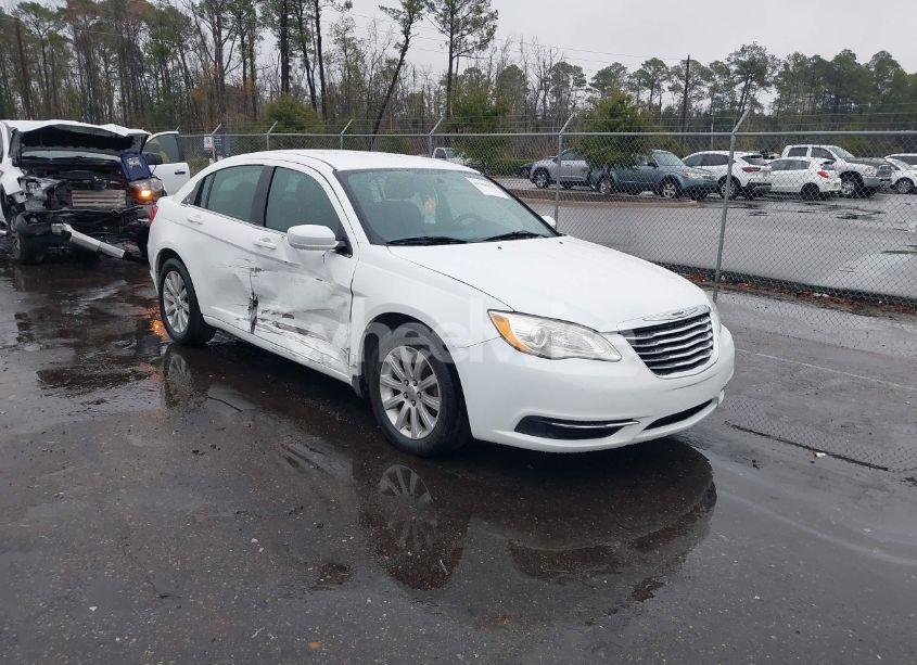 2013 Chrysler 200 TOURING (VIN 1C3CCBBB3DN694761) main photo