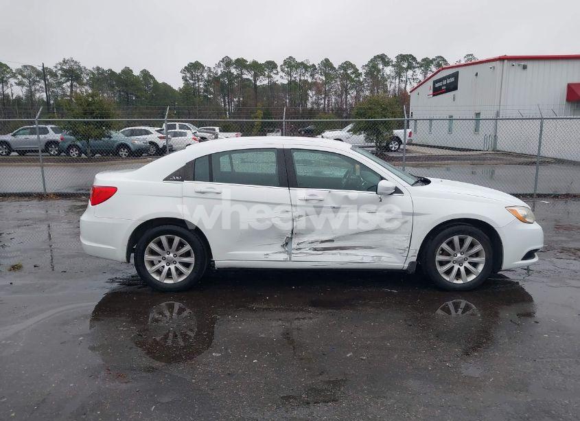 Photo 13 of 2013 Chrysler 200 TOURING (VIN 1C3CCBBB3DN694761)