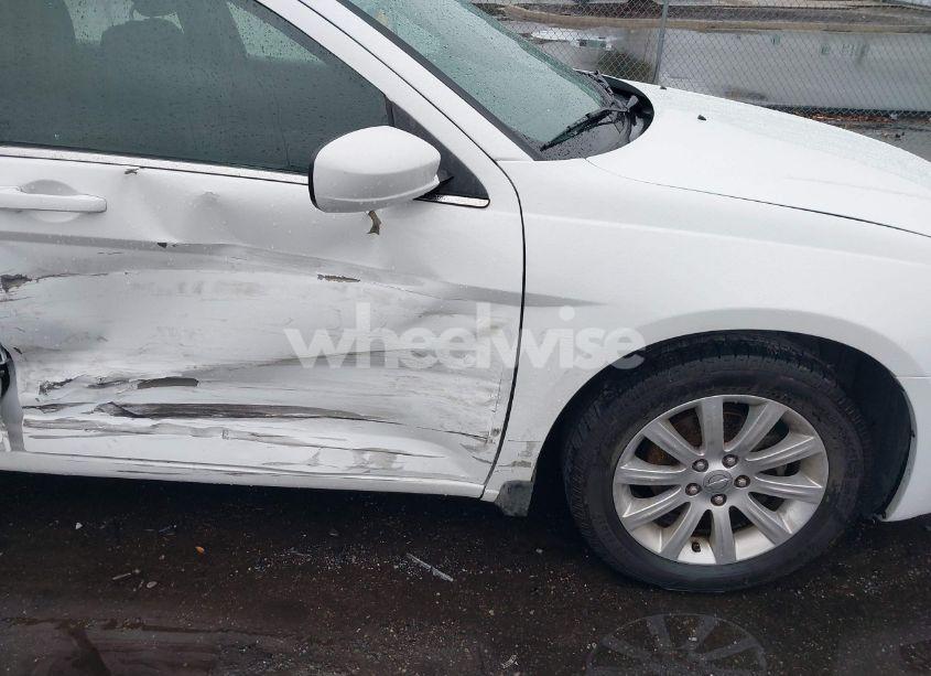 Photo 6 of 2013 Chrysler 200 TOURING (VIN 1C3CCBBB3DN694761)