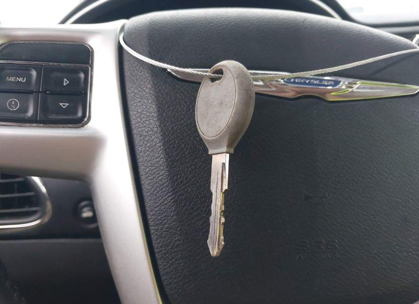 Photo 11 of 2013 Chrysler 200 TOURING (VIN 1C3CCBBB3DN713700)