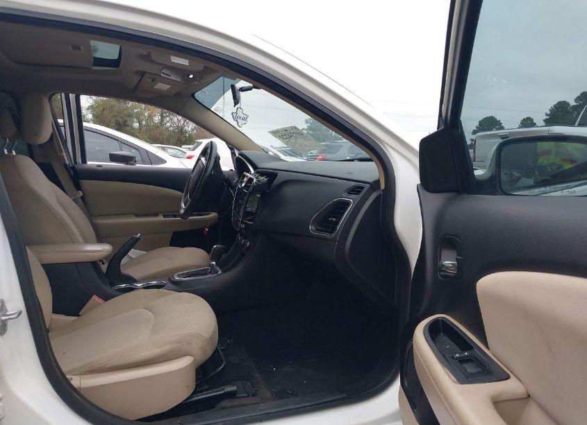 Photo 5 of 2013 Chrysler 200 TOURING (VIN 1C3CCBBB3DN713700)