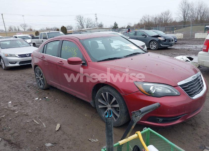 2013 Chrysler 200 TOURING (VIN 1C3CCBBB3DN736426) main photo