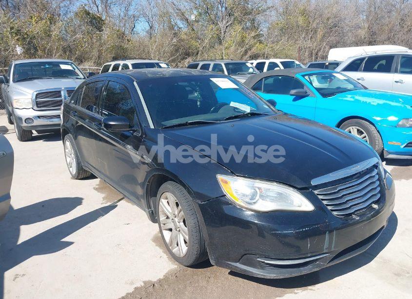 2013 Chrysler 200 TOURING (VIN 1C3CCBBB3DN737009) main photo
