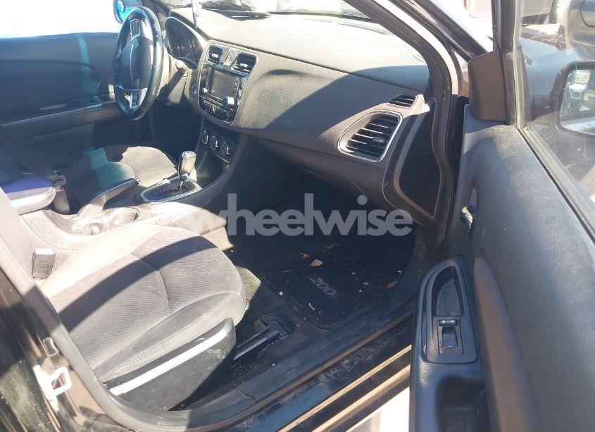 Photo 5 of 2013 Chrysler 200 TOURING (VIN 1C3CCBBB3DN737009)