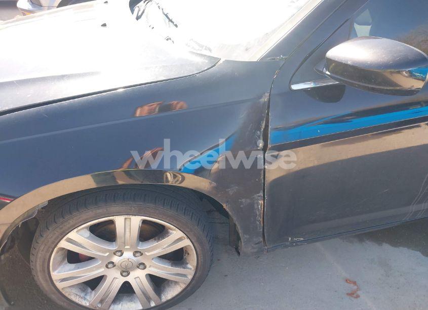 Photo 6 of 2013 Chrysler 200 TOURING (VIN 1C3CCBBB3DN737009)