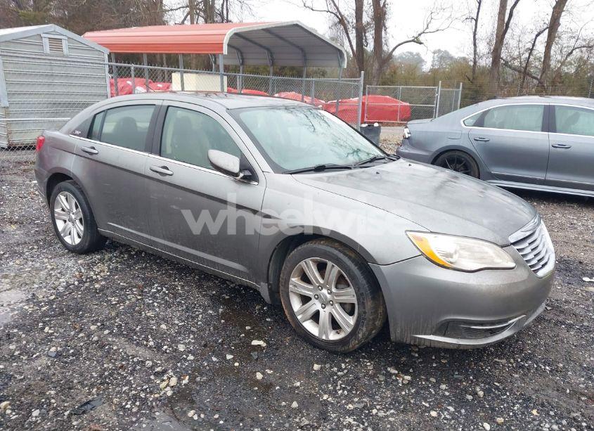2013 Chrysler 200 TOURING (VIN 1C3CCBBB3DN765599) main photo