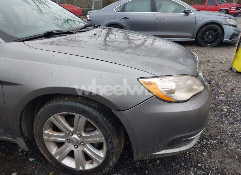 Photo 11 of 2013 Chrysler 200 TOURING (VIN 1C3CCBBB3DN765599)