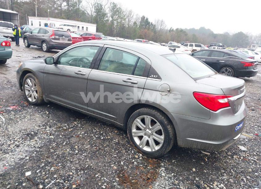 Photo 3 of 2013 Chrysler 200 TOURING (VIN 1C3CCBBB3DN765599)