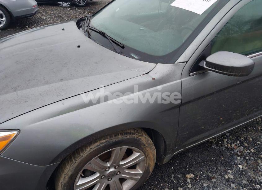 Photo 6 of 2013 Chrysler 200 TOURING (VIN 1C3CCBBB3DN765599)