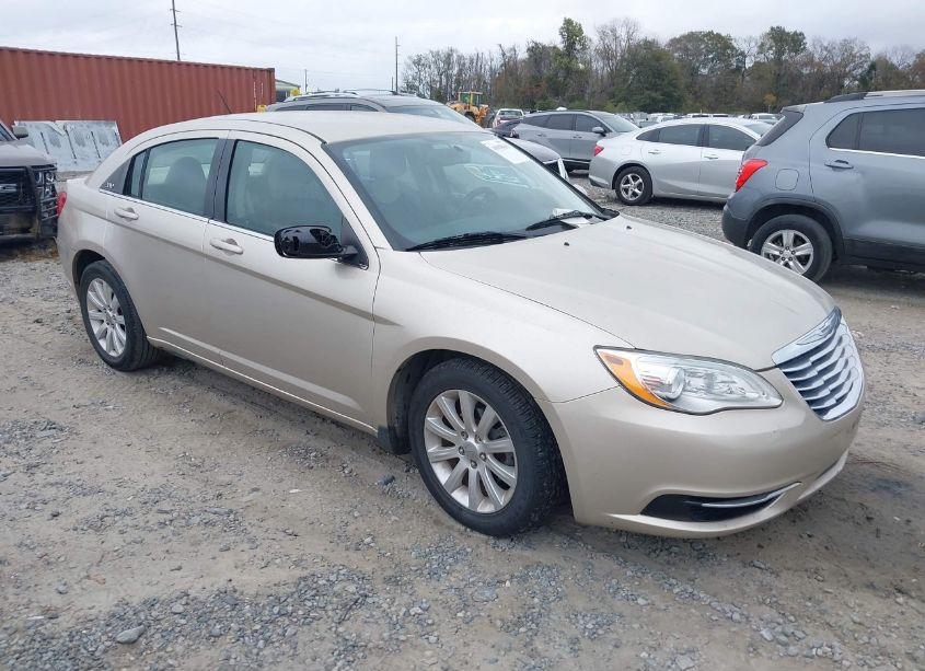 2014 Chrysler 200 TOURING (VIN 1C3CCBBB3EN158605) main photo