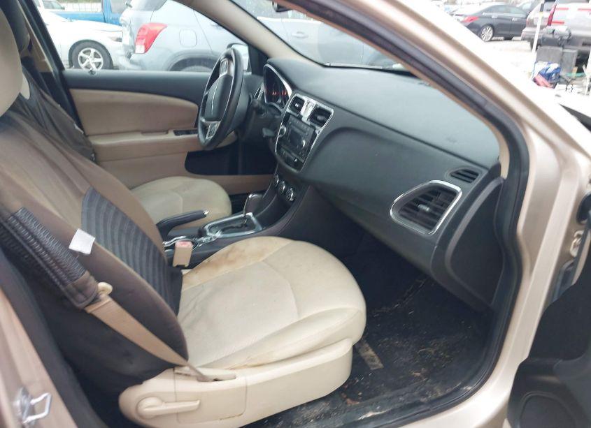 Photo 5 of 2014 Chrysler 200 TOURING (VIN 1C3CCBBB3EN158605)