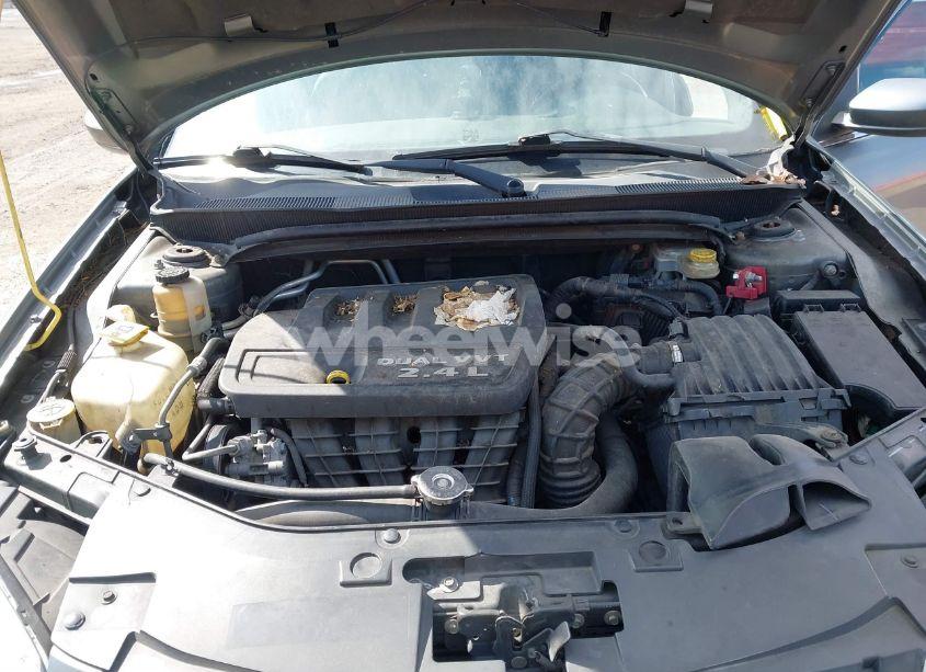 Photo 10 of 2012 Chrysler 200 TOURING (VIN 1C3CCBBB4CN106493)