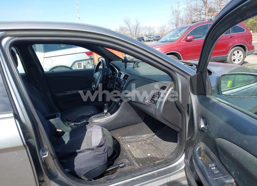 Photo 5 of 2012 Chrysler 200 TOURING (VIN 1C3CCBBB4CN106493)