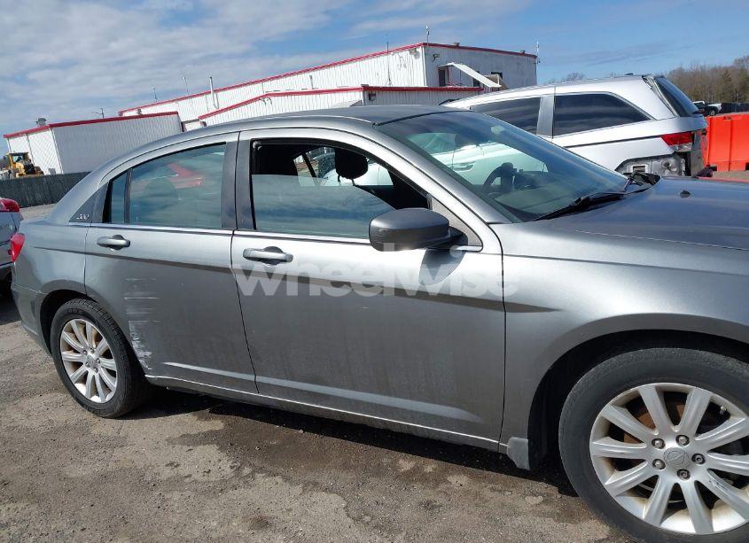 Photo 6 of 2012 Chrysler 200 TOURING (VIN 1C3CCBBB4CN106493)