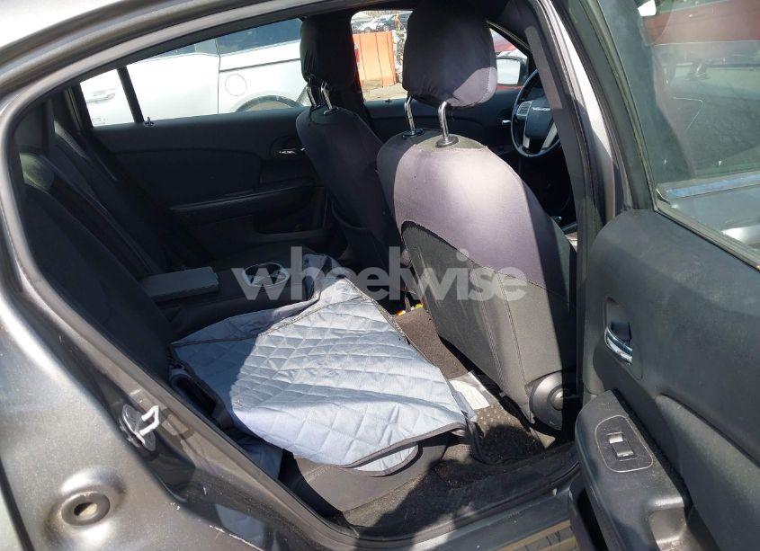 Photo 8 of 2012 Chrysler 200 TOURING (VIN 1C3CCBBB4CN106493)