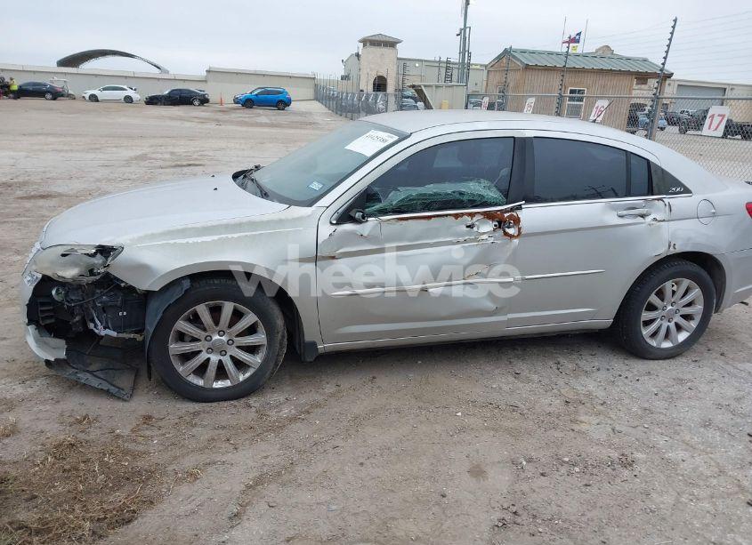 Photo 6 of 2012 Chrysler 200 TOURING (VIN 1C3CCBBB4CN155080)