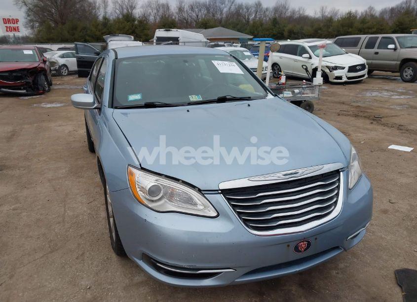 2013 Chrysler 200 TOURING (VIN 1C3CCBBB4DN525543) main photo