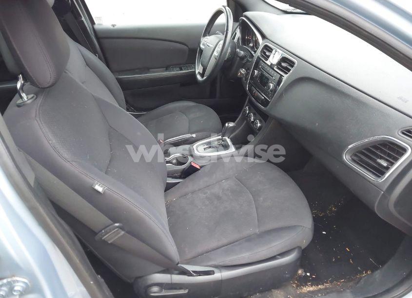 Photo 5 of 2013 Chrysler 200 TOURING (VIN 1C3CCBBB4DN525543)