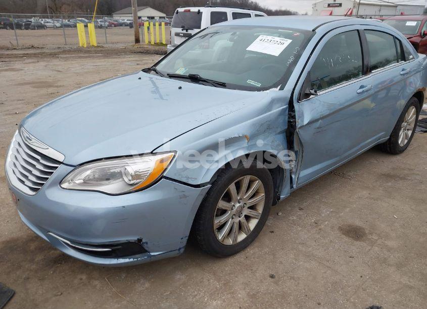 Photo 6 of 2013 Chrysler 200 TOURING (VIN 1C3CCBBB4DN525543)