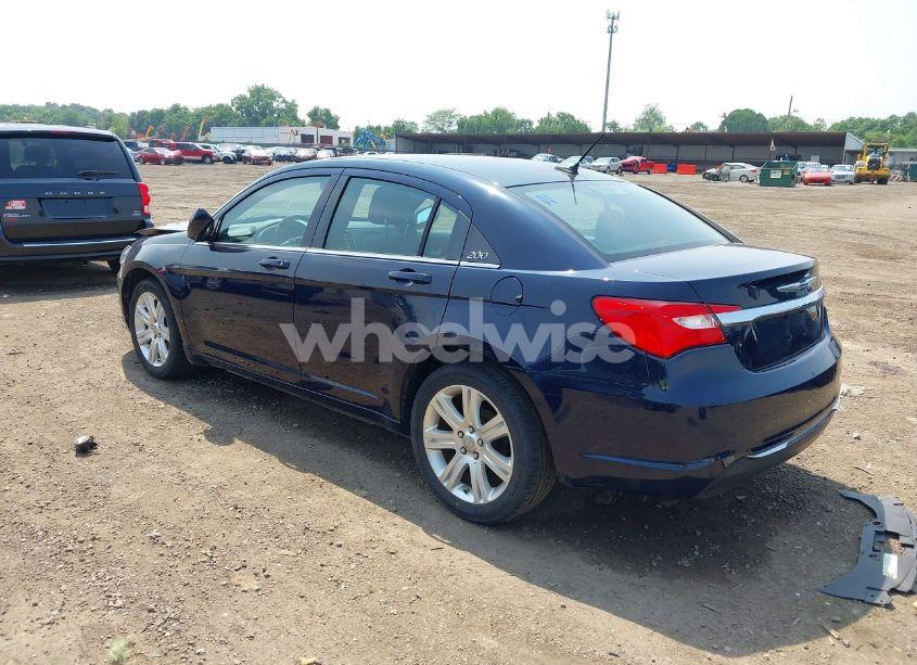 Photo 3 of 2013 Chrysler 200 TOURING (VIN 1C3CCBBB4DN550426)