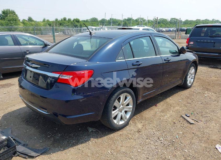 Photo 4 of 2013 Chrysler 200 TOURING (VIN 1C3CCBBB4DN550426)