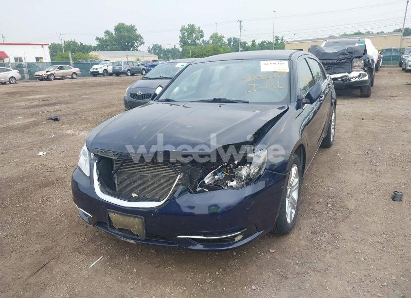 Photo 6 of 2013 Chrysler 200 TOURING (VIN 1C3CCBBB4DN550426)