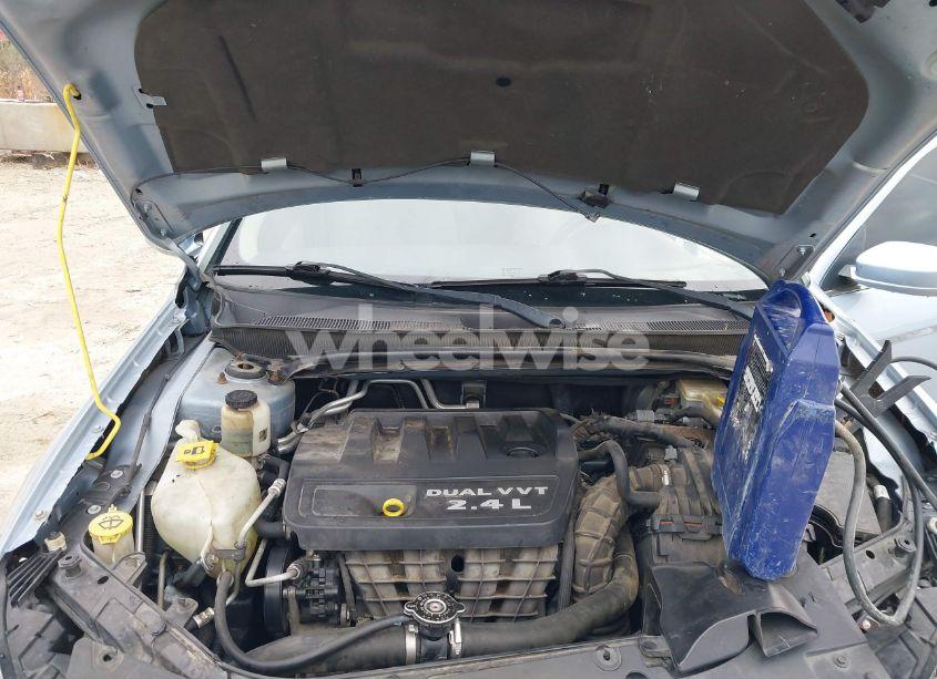 Photo 10 of 2013 Chrysler 200 TOURING (VIN 1C3CCBBB4DN573530)