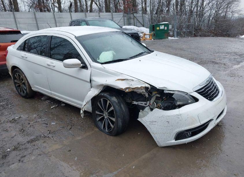 2013 Chrysler 200 TOURING (VIN 1C3CCBBB4DN579375) main photo