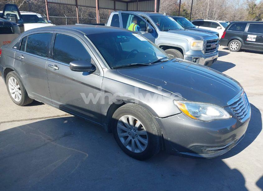 2013 Chrysler 200 TOURING (VIN 1C3CCBBB4DN595690) main photo