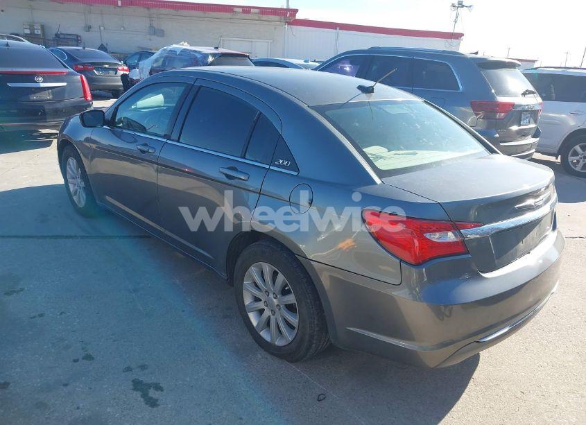 Photo 3 of 2013 Chrysler 200 TOURING (VIN 1C3CCBBB4DN595690)