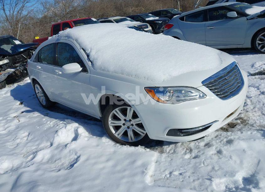 2013 Chrysler 200 TOURING (VIN 1C3CCBBB4DN615419) main photo