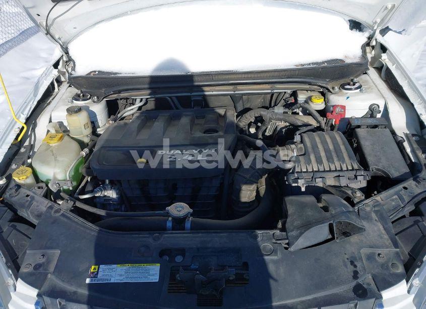 Photo 10 of 2013 Chrysler 200 TOURING (VIN 1C3CCBBB4DN615419)