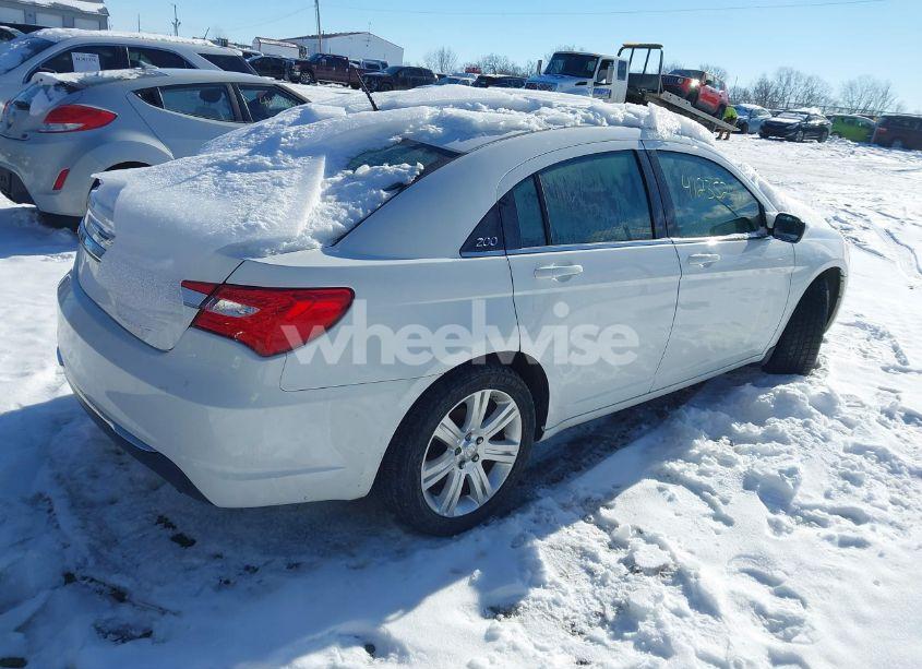 Photo 4 of 2013 Chrysler 200 TOURING (VIN 1C3CCBBB4DN615419)
