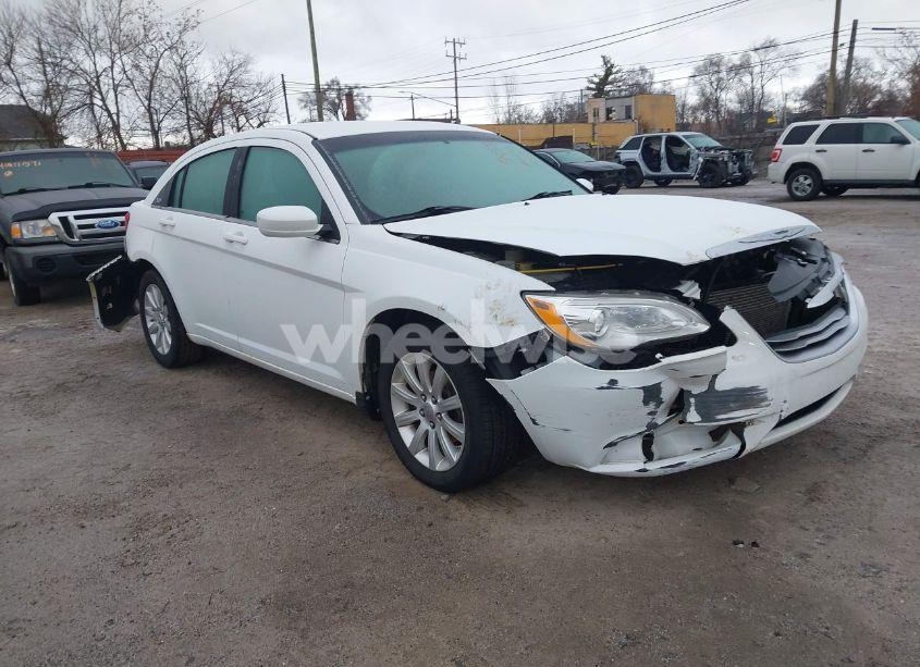2013 Chrysler 200 TOURING (VIN 1C3CCBBB4DN654589) main photo