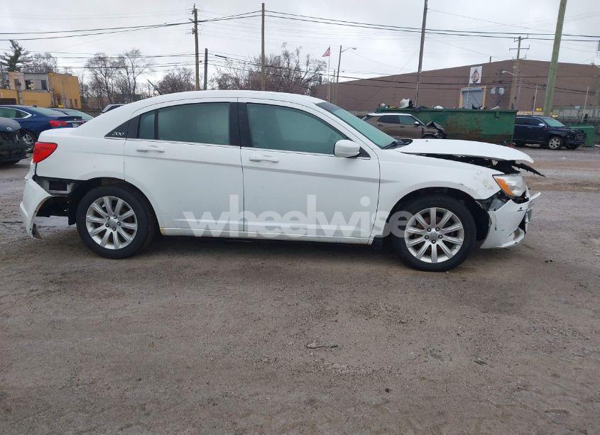 Photo 13 of 2013 Chrysler 200 TOURING (VIN 1C3CCBBB4DN654589)