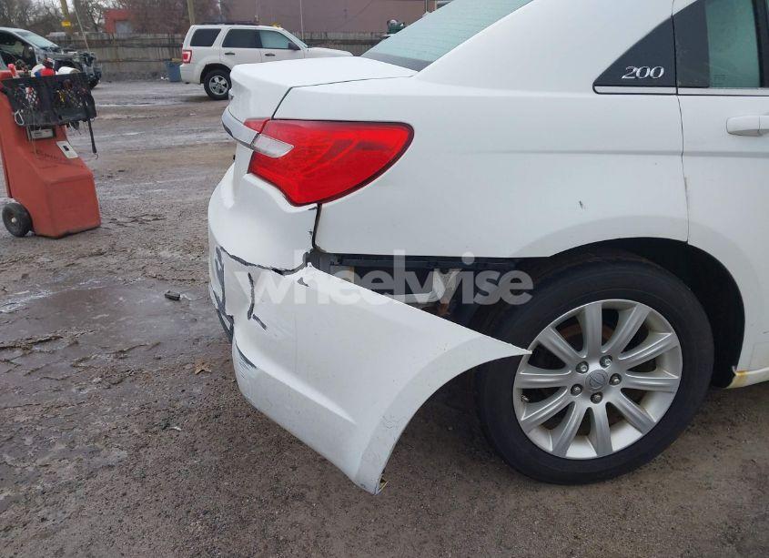 Photo 18 of 2013 Chrysler 200 TOURING (VIN 1C3CCBBB4DN654589)