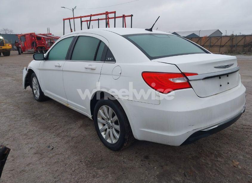 Photo 3 of 2013 Chrysler 200 TOURING (VIN 1C3CCBBB4DN654589)