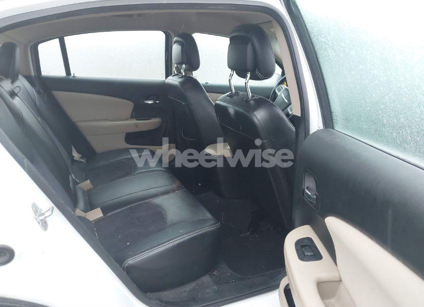 Photo 8 of 2013 Chrysler 200 TOURING (VIN 1C3CCBBB4DN654589)